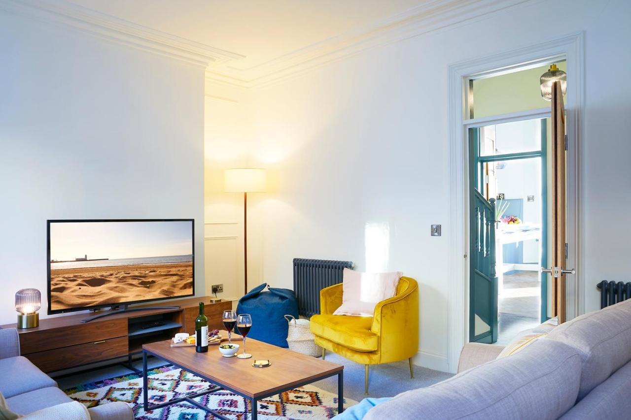 The Stoop, Stunning Sea Views! Apartamento Scarborough Exterior foto
